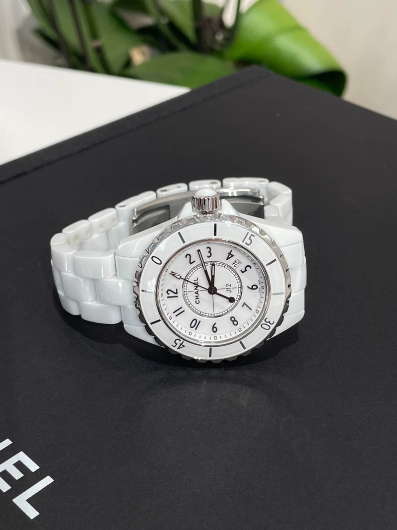 Chanel J12 Series H0968 Watch  (second hand)-2