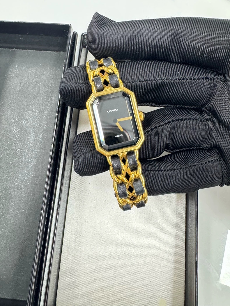 Chanel vintage Premiere sugar cube black gold watch  (second hand)
