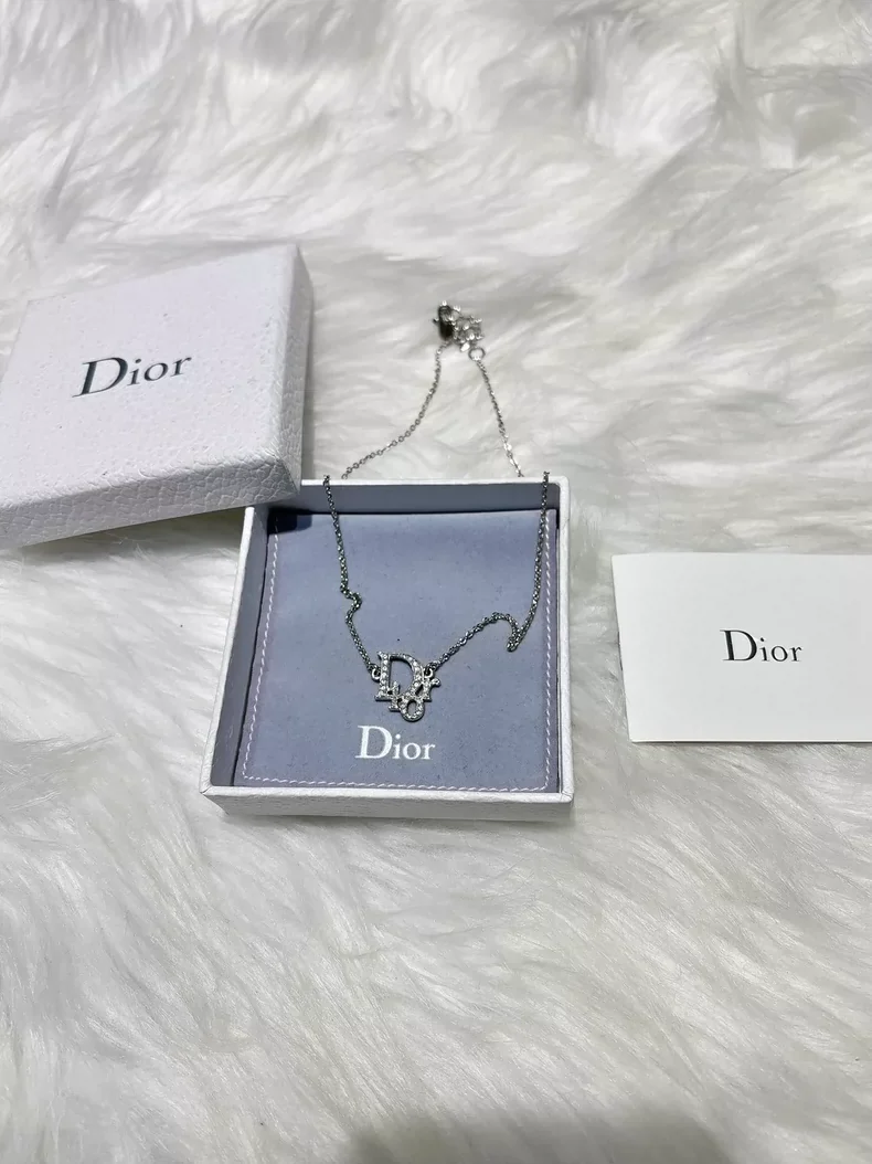 Dior letter full diamond medieval necklace (second hand)