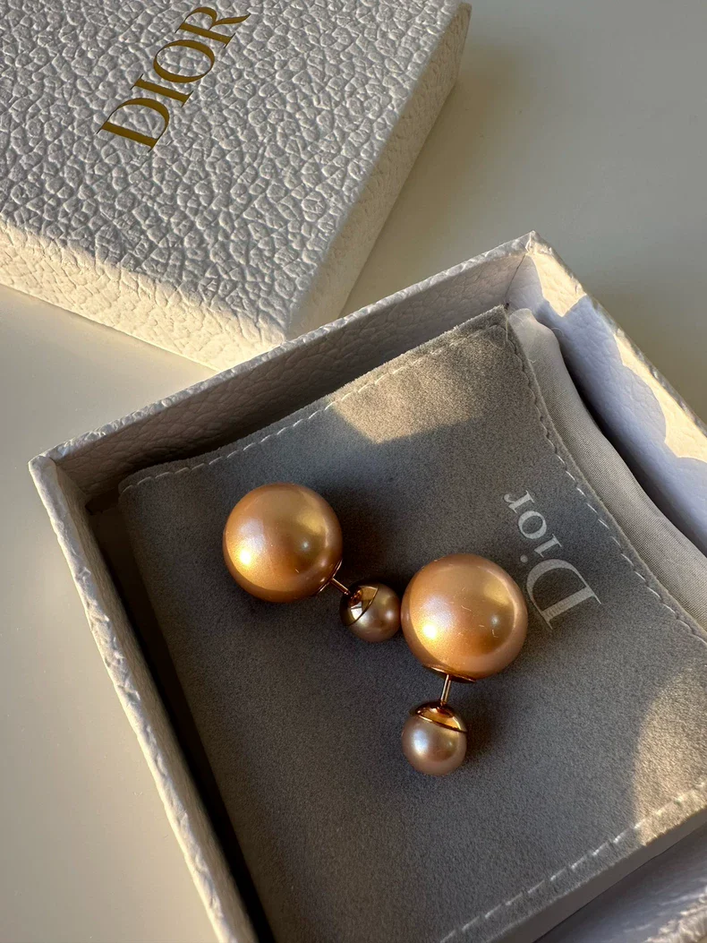 Dior pearl earrings (second hand)