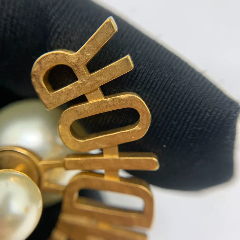 Dior pearl letter earrings (second hand)-4