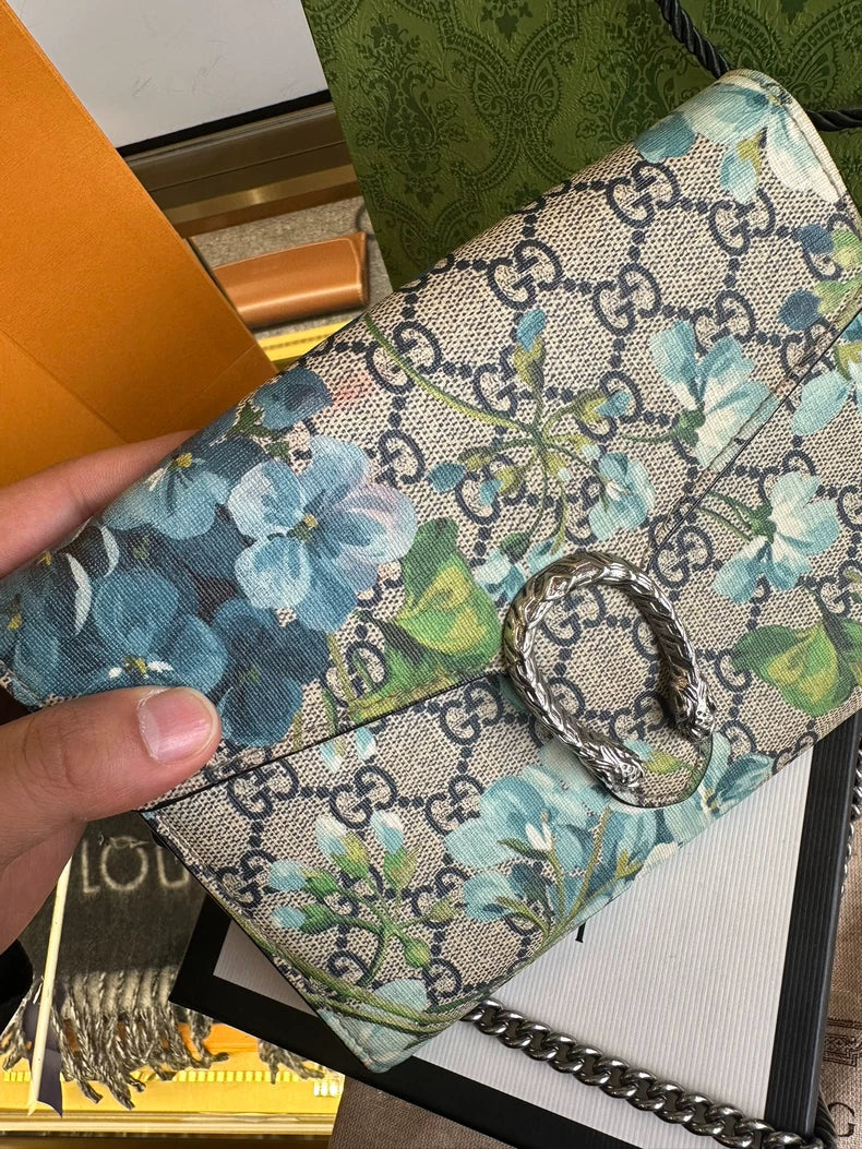 GUCCI floral print WOC chain bag (second hand)-4