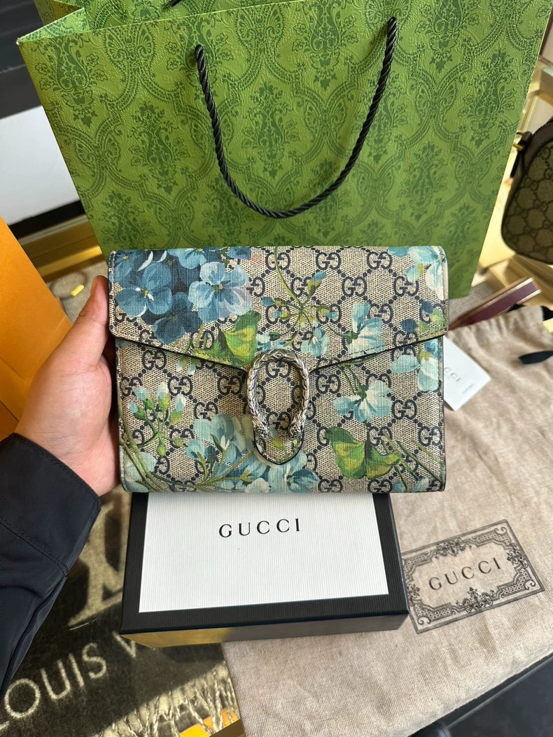 GUCCI floral print WOC chain bag (second hand)
